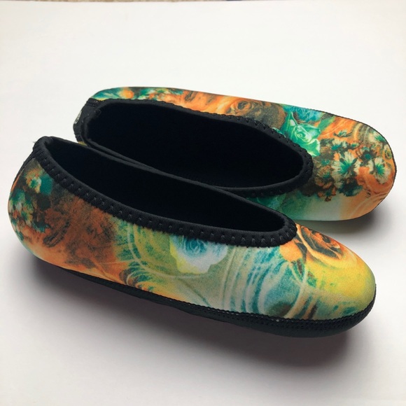Nufoot Black with Multicolor Floral Print Medium - Picture 4 of 4